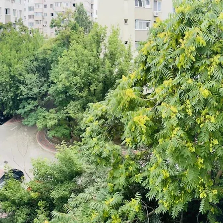 Cozy 3br With Balcony & Free Parking Διαμέρισμα *