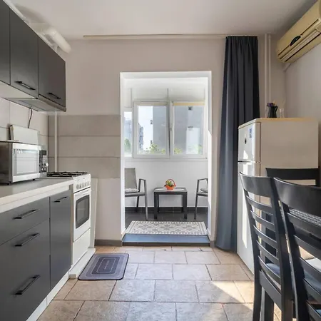 Cozy 3br With Balcony & Free Parking * Βουκουρέστι