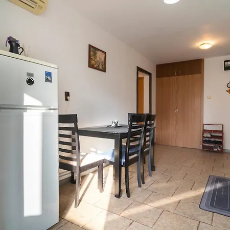 Cozy 3br With Balcony & Free Parking * Βουκουρέστι