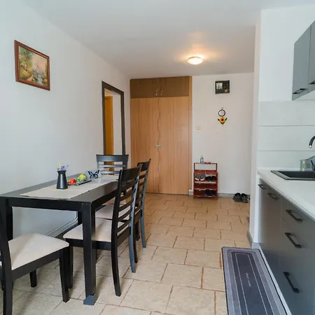 Cozy 3br With Balcony & Free Parking * Βουκουρέστι
