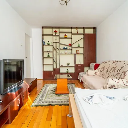 Cozy 3br With Balcony & Free Parking Διαμέρισμα Βουκουρέστι