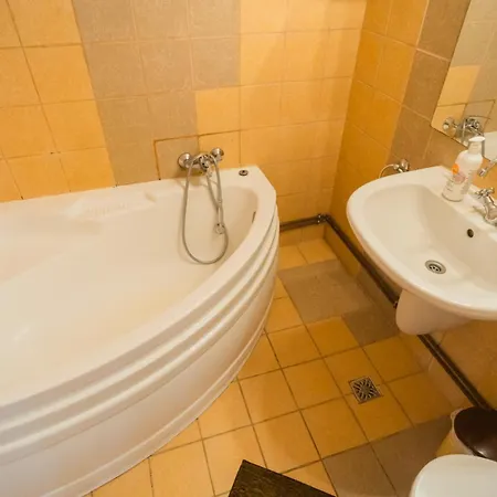 Cozy 3br With Balcony & Free Parking * Βουκουρέστι