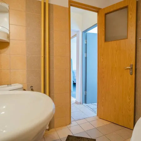 Διαμέρισμα Cozy 3br With Balcony & Free Parking *