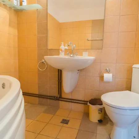 Cozy 3br With Balcony & Free Parking Διαμέρισμα Βουκουρέστι