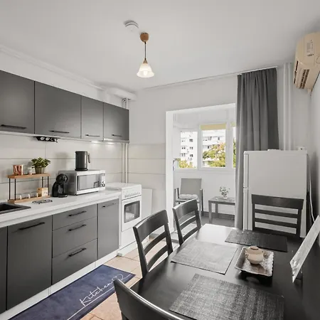 Appartement Cozy 3br With Balcony & Free Parking Boekarest