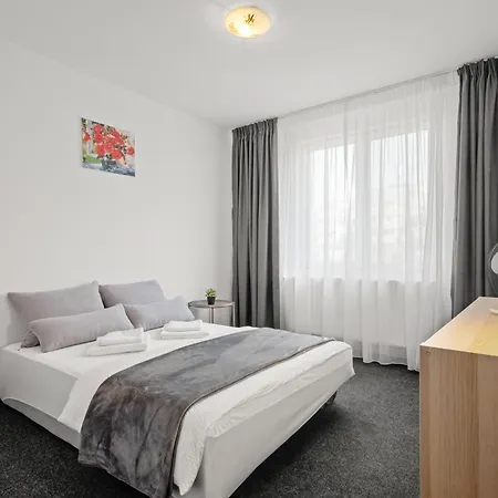 Cozy 3br With Balcony & Free Parking Appartement