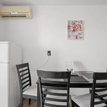 Appartement Cozy 3br With Balcony & Free Parking