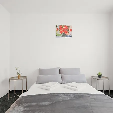 Appartement Cozy 3br With Balcony & Free Parking Boekarest