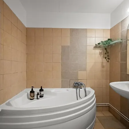 Appartement Cozy 3br With Balcony & Free Parking