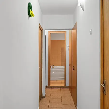 Cozy 3br With Balcony & Free Parking Appartement *