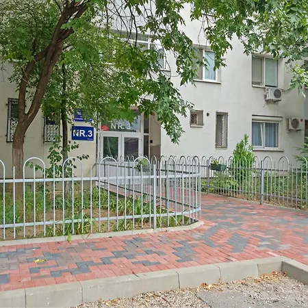 Cozy 3br With Balcony & Free Parking Appartement *